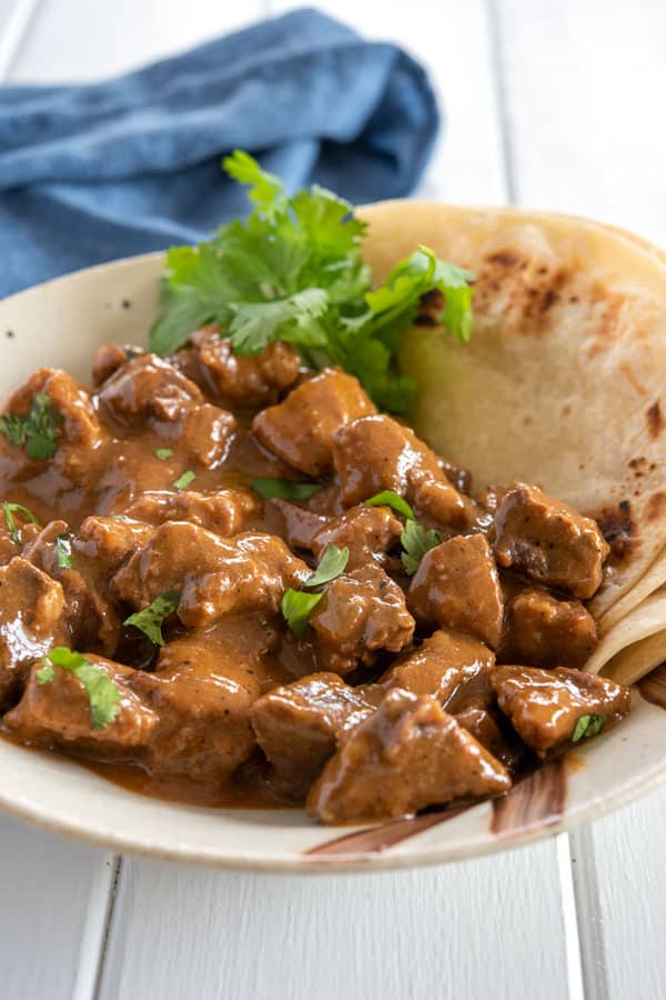 Receta fácil de carne guisada: ¡tiernos trozos de carne en salsa mexicana! Receta auténtica de Texas #mexicanfoodrecipes #mexicanfood #easyrecipe #dinnerrecipes