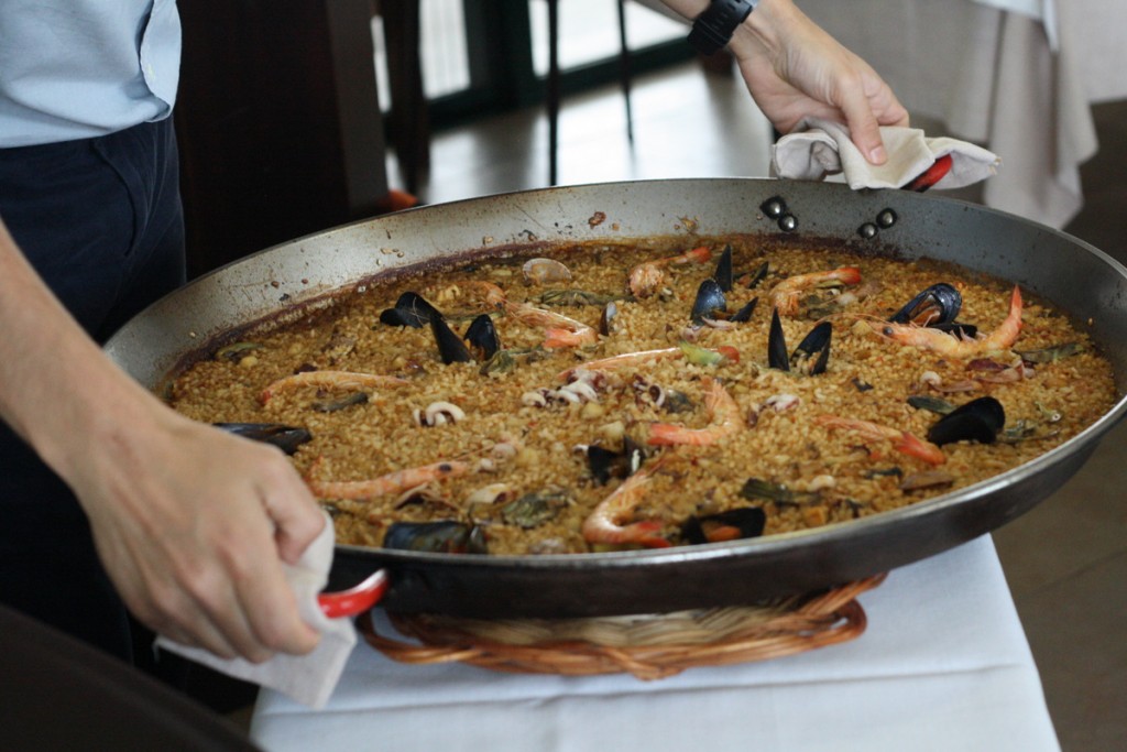 ¡Degustar una auténtica paella en Valencia es una de las experiencias de comida española en mi lista de deseos!