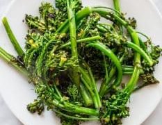 Broccolini de 10 minutos