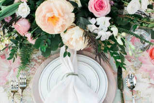 15 preciosos y sencillos ajustes de mesa de primavera para tu prĂłxima fiesta