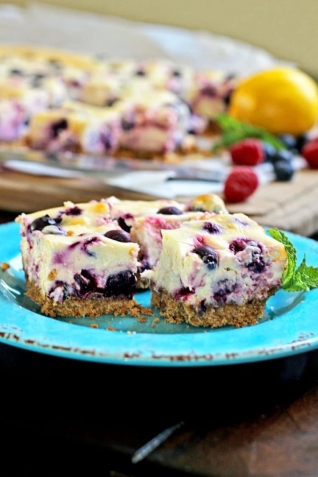Barras De Cheesecake De LimĂłn Y Bayas