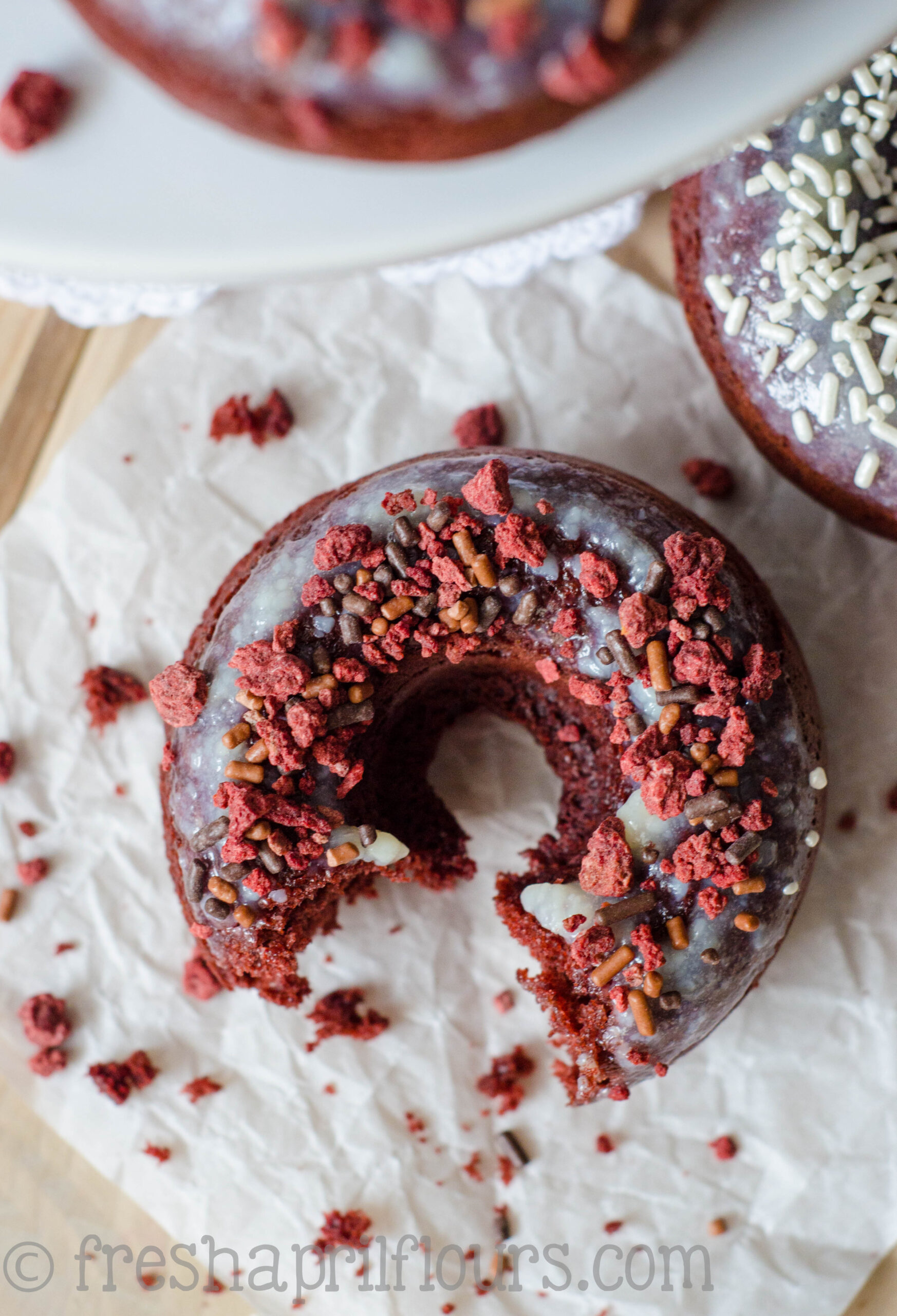 Beignets de velours rouge au four