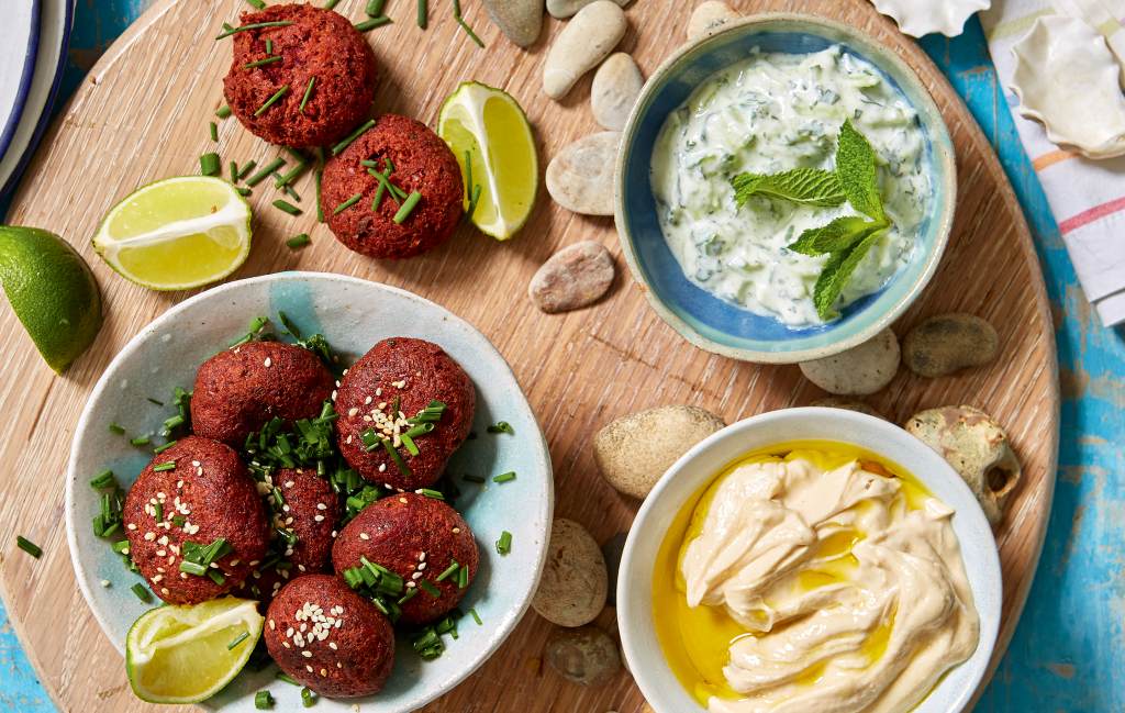 Betterave Falafel Une nourriture de fête super polyvalente, idéale pour les légumes, et les amateurs de viande l'adoreront aussi.