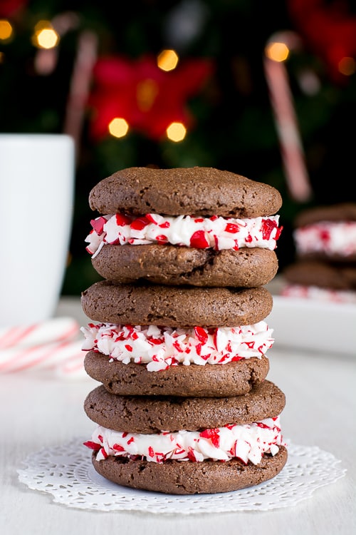 Galletas de moca de menta: &iexcl;galletas de chocolate blando, masticables y espresso rellenas con crema de menta y queso glaseado!
