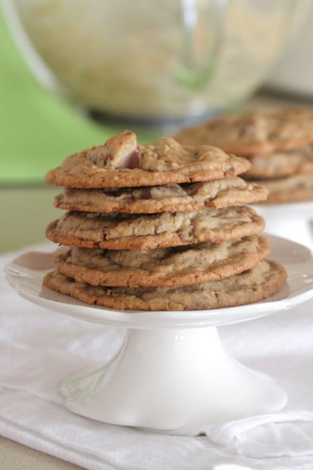 Galletas de chispas de chocolate de harina de avena estilo panadería