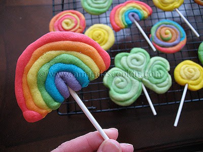Biscuits de la Saint-Patrick: arcs-en-ciel, trèfles et or