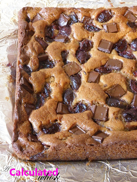 Blondies aux cerises et beurre d'amandes fait maison (Paléo, sans gluten)