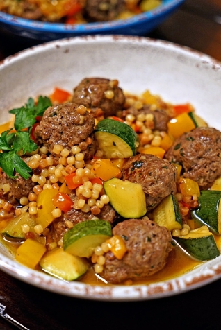 Albóndigas De Cordero Marroquí Con Fregula Tostada