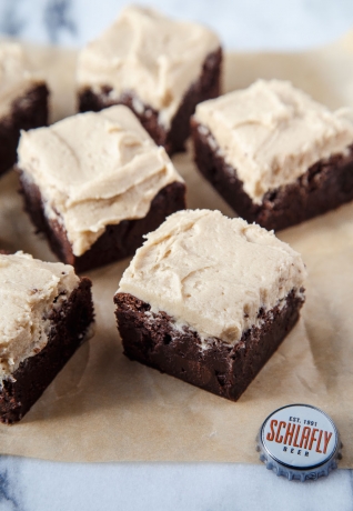 Brownies de cerveza hechos con cerveza Stout Coff