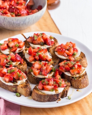 Bruschetta De Jalapeño De Fresa