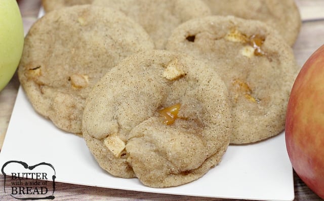 &iexcl;Los Snickerdoodles de Caramel Apple combinan el sabor de su galleta de canela / az&uacute;car favorita con la delicia del caramelo masticable y las manzanas frescas tambi&eacute;n!