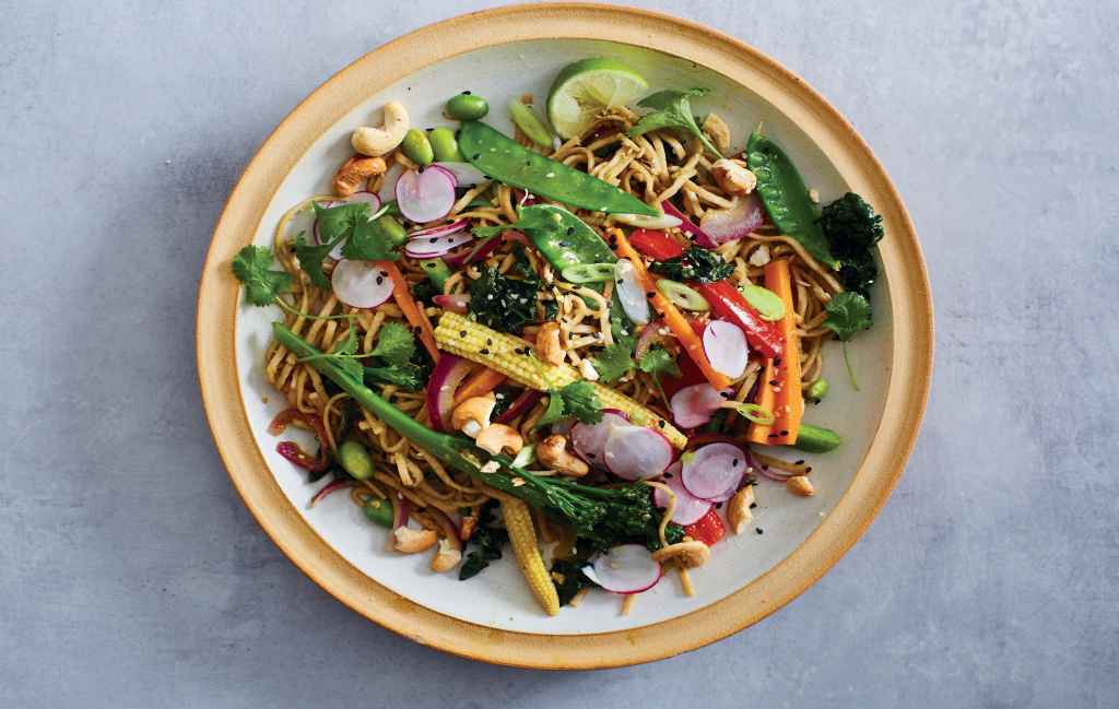 CHOSE FUTILE! Rainbow Stir Fry Ce plat est exactement ce que nous voulons dire quand nous disons «mange l'arc-en-ciel».