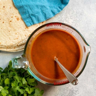Cómo hacer salsa de enchilada roja fácil