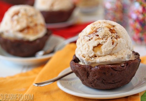 Tazas de helado de galletas de chocolate