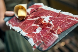Crea deliciosos recuerdos con estos regalos de comida gourmet de Granada