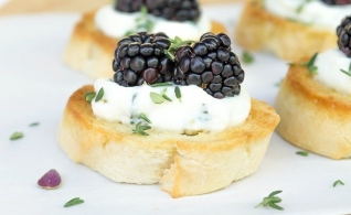 Crostini ricotta au miel et au thym