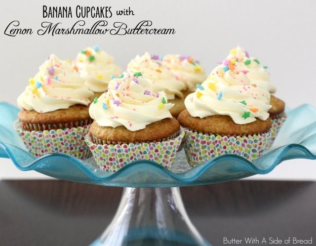 Cupcakes de plátano con crema de limón y malvavisco