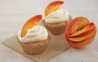 Ginger Peach Cupcakes