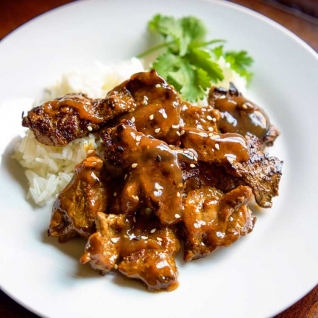 Curry Crujiente De Carne Salteado