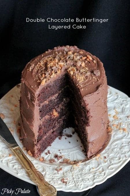 Pastel de capas de doble mantequilla de chocolate