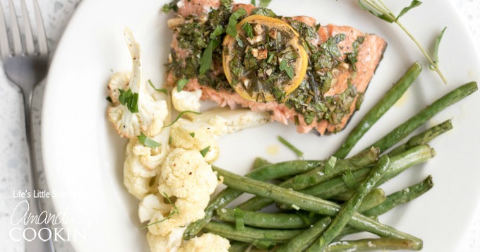 Cena de salmón en sartén