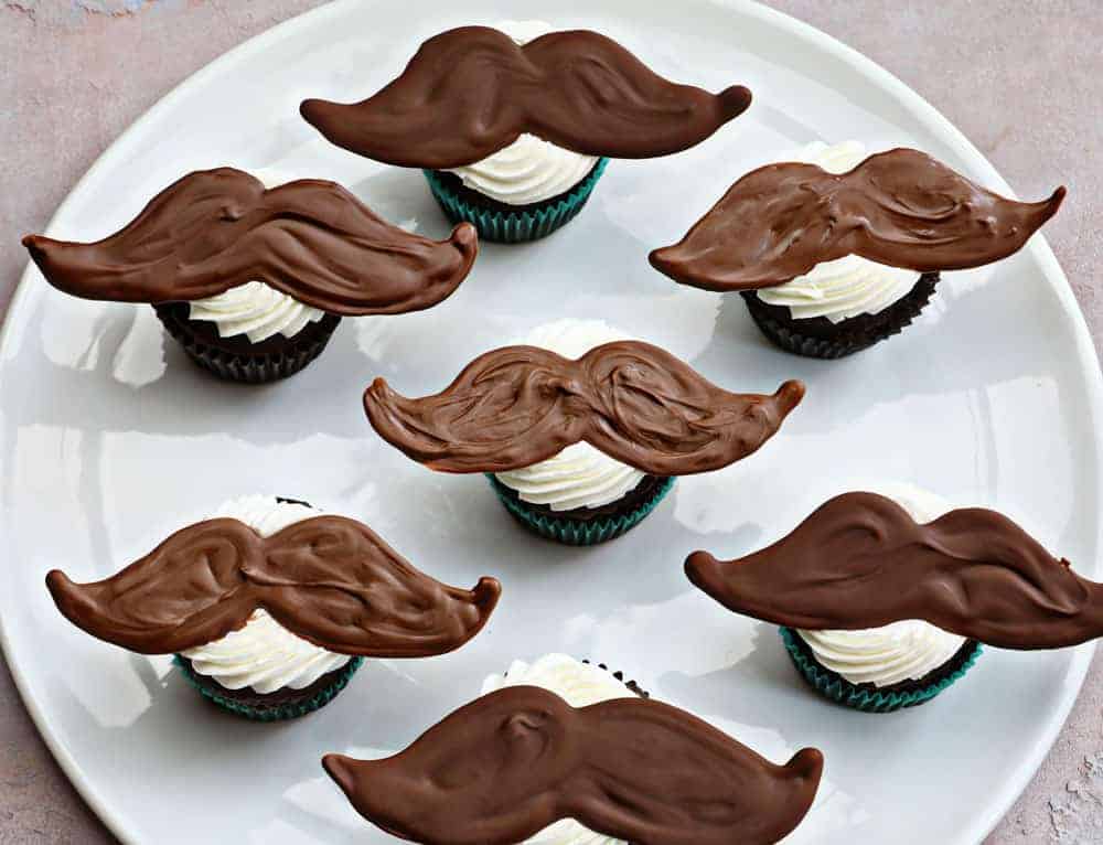Golosinas de bigote - primeros de la magdalena del chocolate