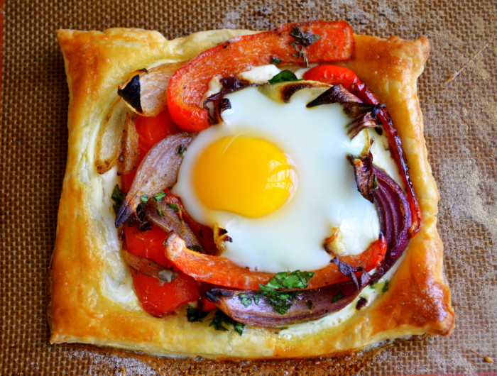 Galettes de pimiento rojo y huevo al horno de Jerusalén (el libro)
