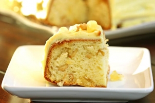 Pastel de café de piña y anacardo