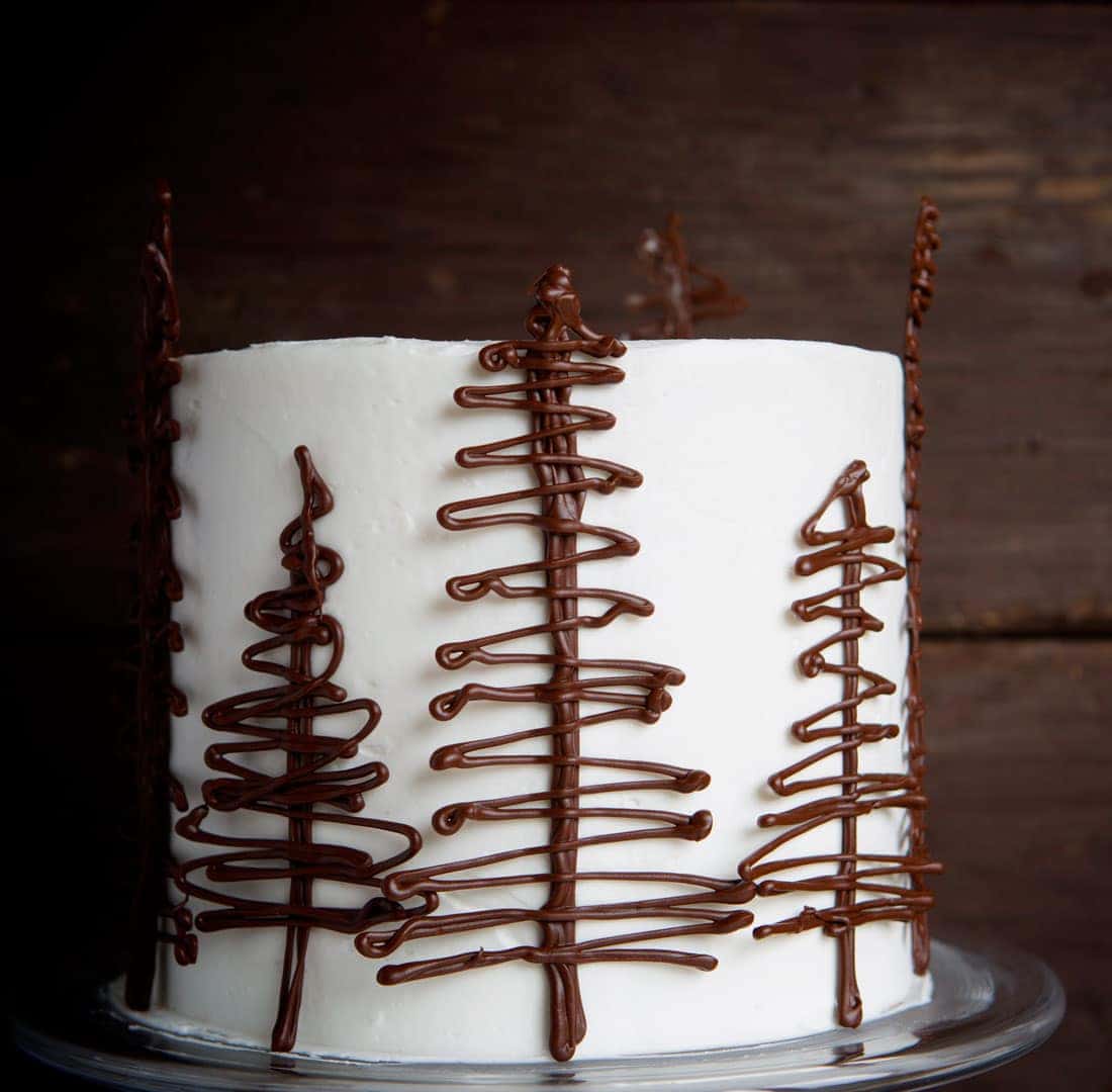 Pastel de chocolate con menta y glaseado de crema de mantequilla de menta