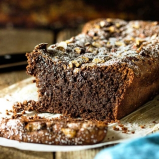 Torta de té de chocolate y almendras