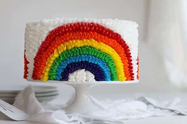 pastel de cumplea&ntilde;os del arco iris