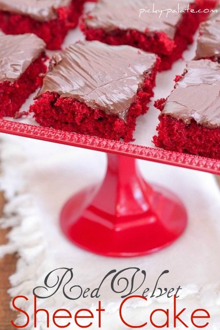 Gâteau en feuille de velours rouge avec glaçage au fudge au Nutella