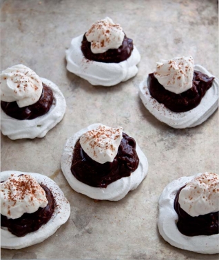 Pasteles De Merengue De Crema De Chocolat