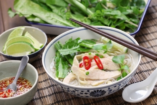 Potencia instantánea de pollo instantáneo de 15 minutos (vietnamita)