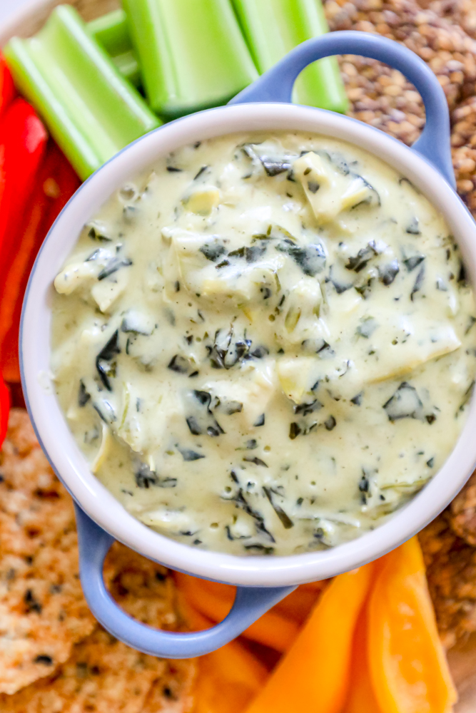 La mejor receta f&aacute;cil de salsa de espinacas y alcachofas