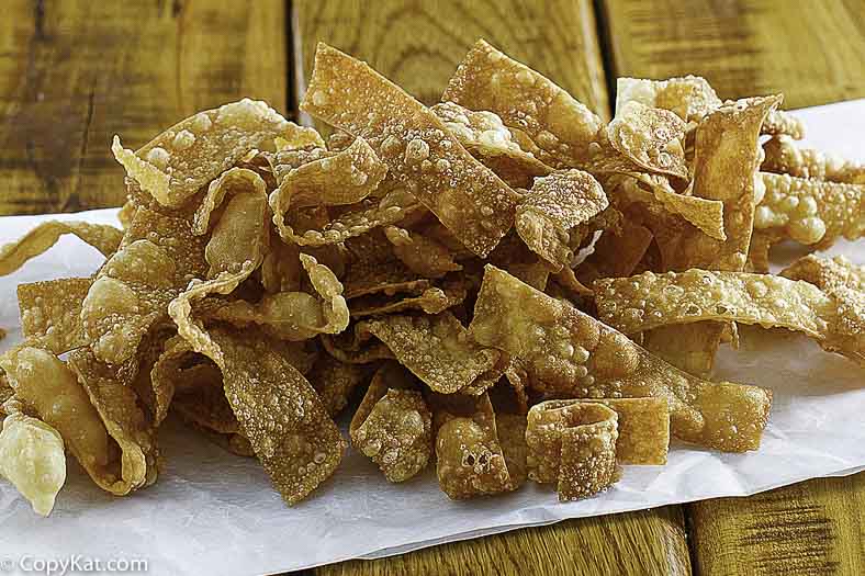 tiras crujientes de wonton