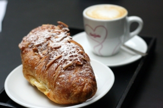 ¡Levántate y brilla! 5 grandes lugares para desayunar en Santiago
