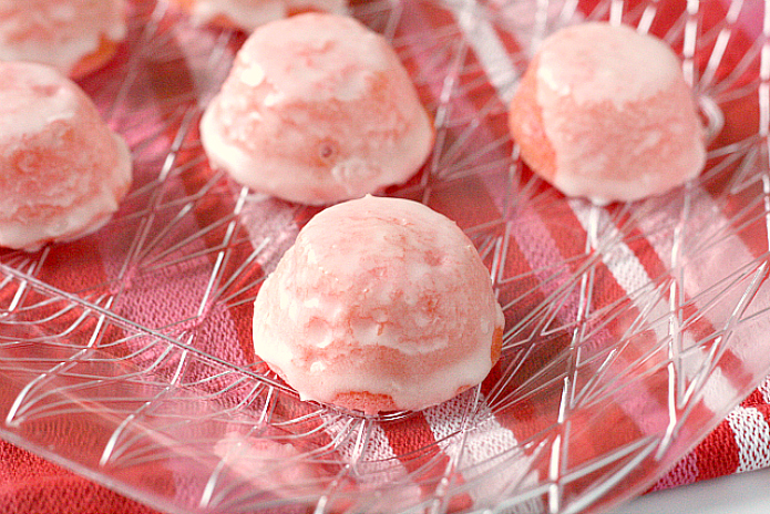 MINIQUETAS DE FRESA ESMALTADAS