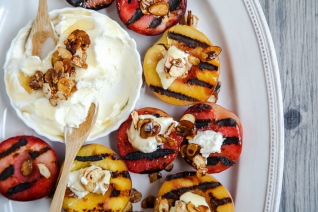 Dip de Mascarpone de Mascarpone de Fruta de Piedra a la parrilla