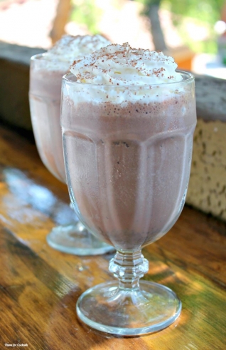 Malteada de chocolate menta boozy