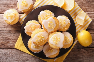 Magdalenas de limón con yogur griego asombrosamente deliciosas y vainilla