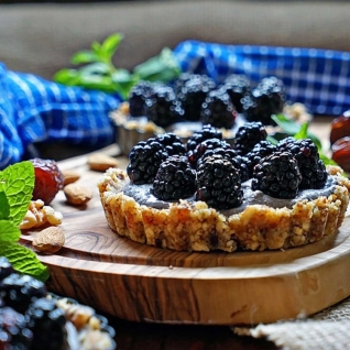 No hornear tartas de mora con crema de anacardo