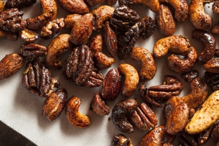 Olla de cocción lenta Nueces con especias: un regalo fácil que amamos