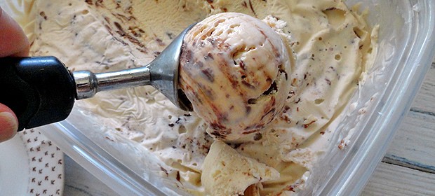 Nutella Swirl Cheesecake Ice Cream