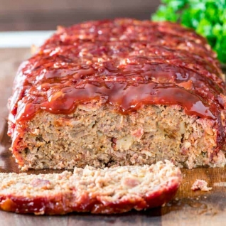 Pastel de carne ahumado a la barbacoa
