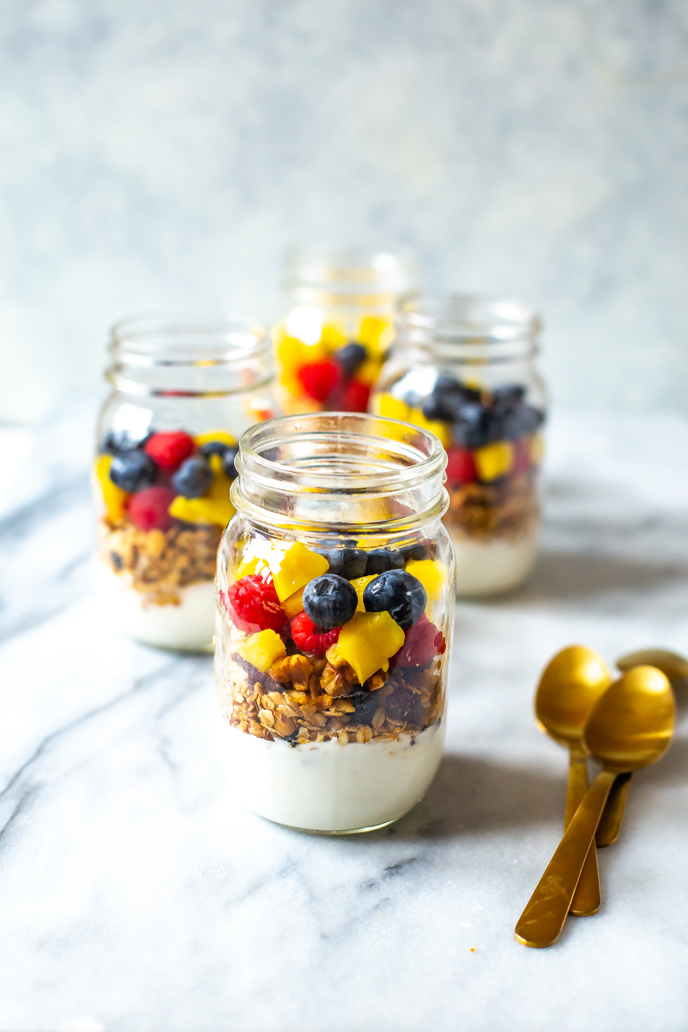 Parfaits de yogur de preparaciĂłn saludable de comidas