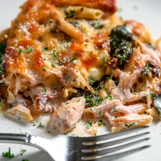 Pasta de pollo toscano al horno
