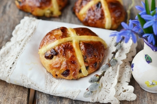 Bollos calientes de Pascua: fáciles de anticipar para el Viernes Santo