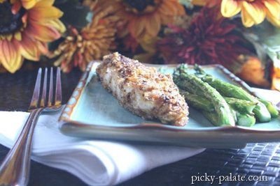 Piment glacé doux et noix de Tilapia aux asperges grillées