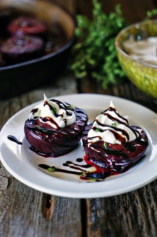 Pluots De Miel Asada Con Crema De Mascarpon